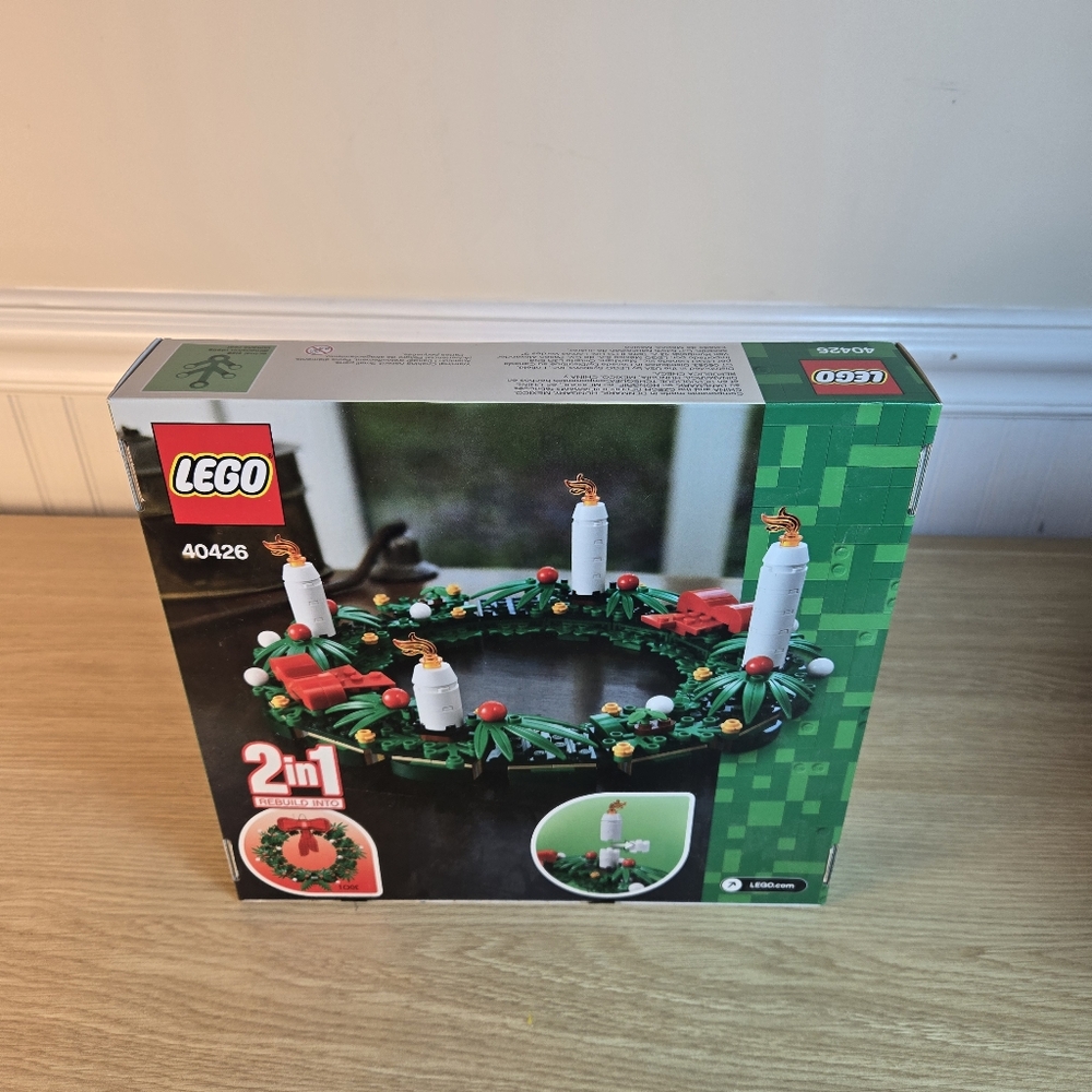 LEGO 40426 Christmas Wreath 2-in-1 - Picture 2 of 2